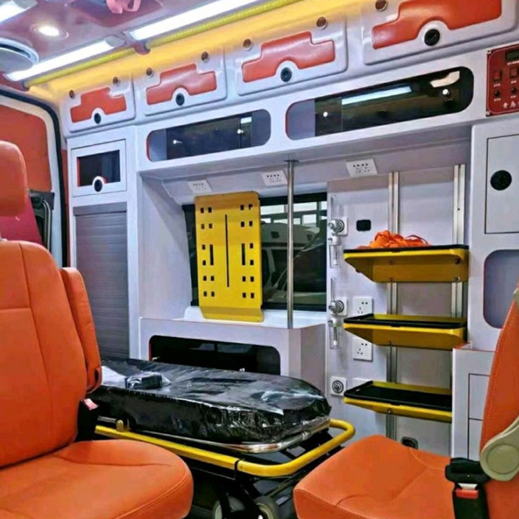 玛曲长途救护车护送病人租赁价格